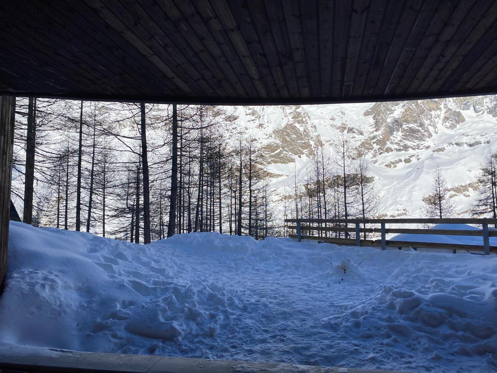 Incantevole Appartamento Stile Chalet Breuil Cervinia Exterior photo
